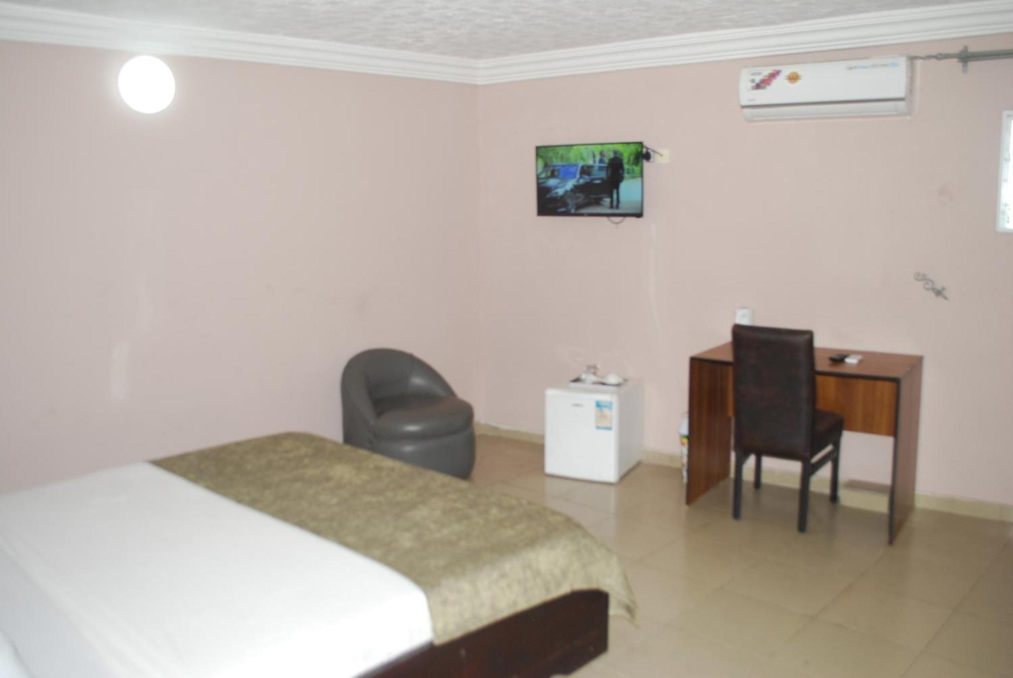 Benin City Center Hotel Κοτονού Εξωτερικό φωτογραφία