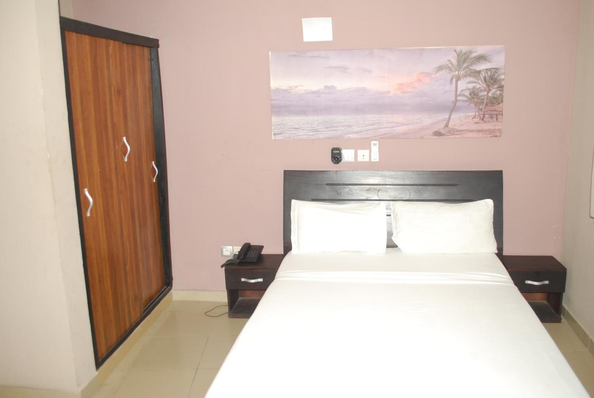Benin City Center Hotel Κοτονού Εξωτερικό φωτογραφία